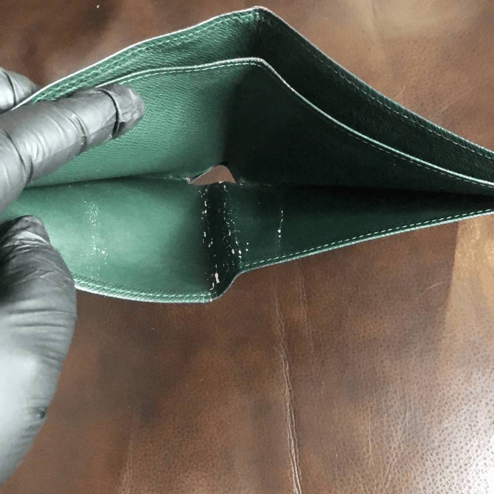 LOUIS VUITTON Green Taiga Leather Bifold Wallet Vintage MI0917 | eBay