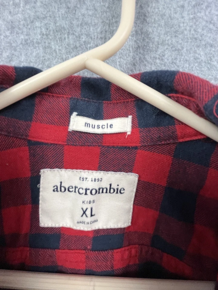 Camisa abercrombie niños niños talla XL musculosa abotonada roja a cuadros a cuadros Foto 2 de 4