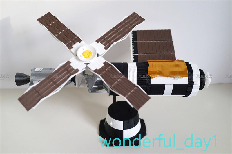 1:144 Scale Sky Lab S-IVB Skylab Model Space Station Painted Model Toy Gift