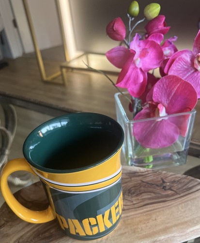 🏈 GREEN BAY PACKERS Coffee Cup Mug NFL Football NEW Embossed - Picture 2 of 5