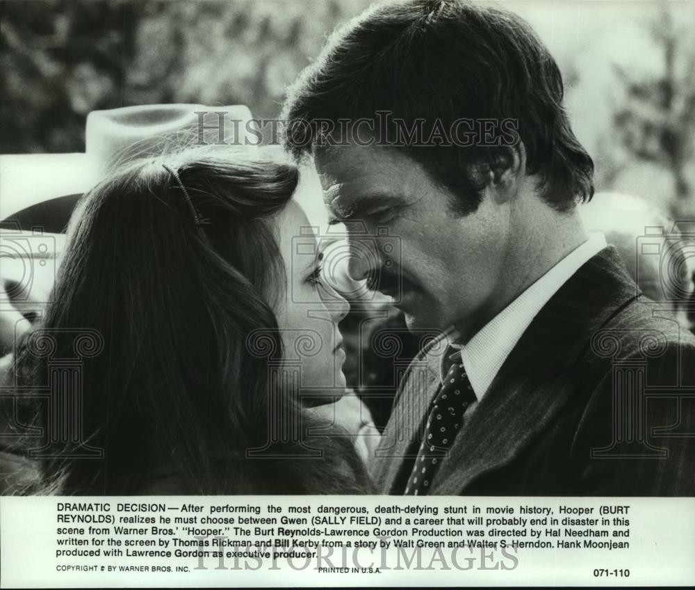 1978 Press Photo Burt Reynolds and Sally Field in a scene from 
