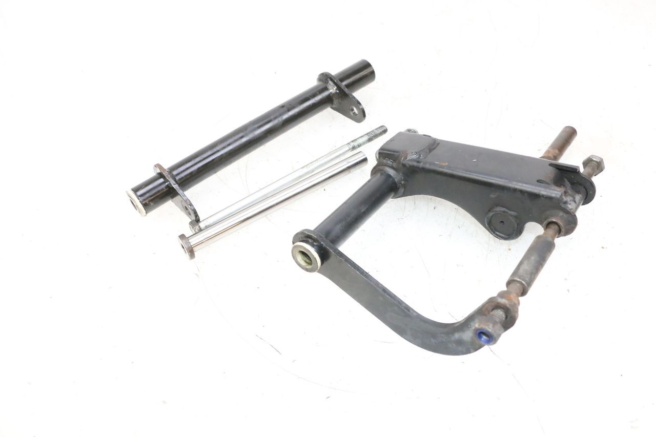 ENGINE MOUNT - PIAGGIO VESPA GTS SUPER IE 125 (2009 - 2016)