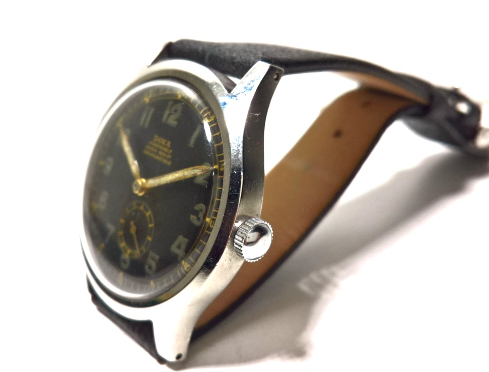 VINTAGE WATCH DOXA WATERPROOF OVERSIZED 37.8MM CLAMSHELL CASE BLACK GALT DIAL - Image 3 of 4