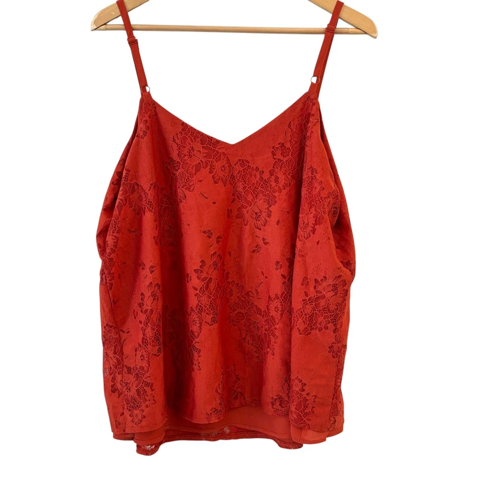 Camiseta sin mangas Torrid Sophie roja para mujer talla 1X coqueta femenina superpuesta de encaje rojo Foto 2 de 4