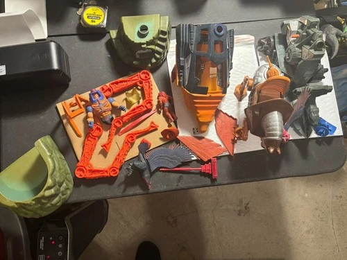 Masters of the Universe Lot 20 Damaged Vintage Action Figures Parts Vehicles