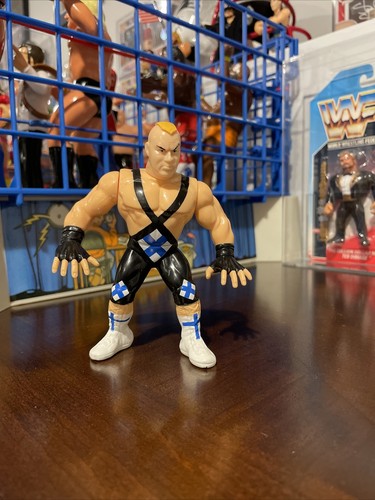 WWF Hasbro LUDVIG BORGA Green card Series 11 Tight...