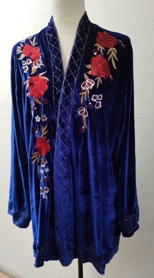 Cárdigan Kimono Manga Larga Terciopelo Azul Real Bordado Floral Sin Talla, Parece M Foto 3 de 4