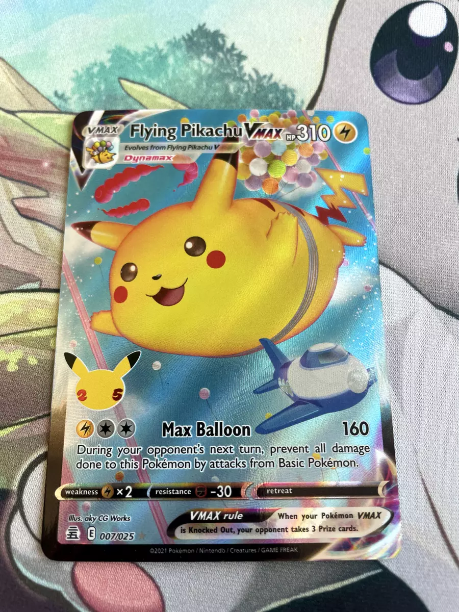 Carta Pokémon Pikachu Voador Vmax (007/025) - 25 Anos