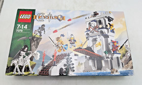 LEGO 7079 Drawbridge Defense New MISB Sealed Castle Kingdoms Fantasy Gold Knight