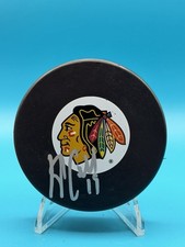 Chicago Blackhawks/Kyle Calder Signed Hockey Puck ￼￼
