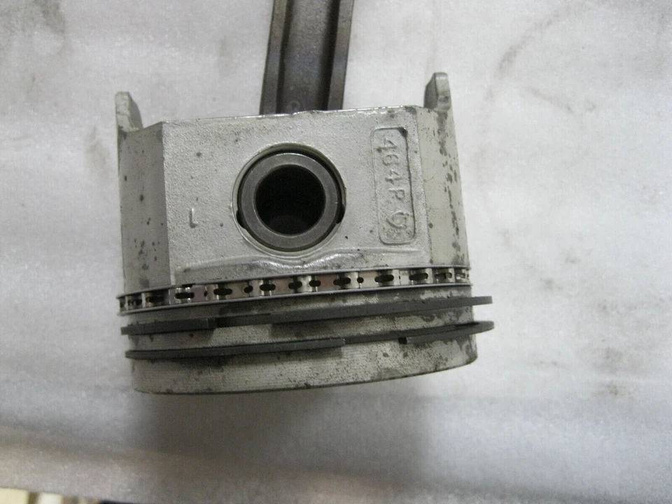 6 Clevite 1463 .75MM Pistons with rods and rings(6 pack) Foto 4 de 4