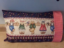 TRAVEL-TODDLER SIZE PILLOWCASE 2 S1DED DANCING BEARS/STRIPE  12" X 18"