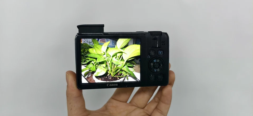 Cámara digital Canon PowerShot S90 10 MP zoom óptico de 3,8x con LCD de 3 pulgadas inglesa Foto 3 de 4