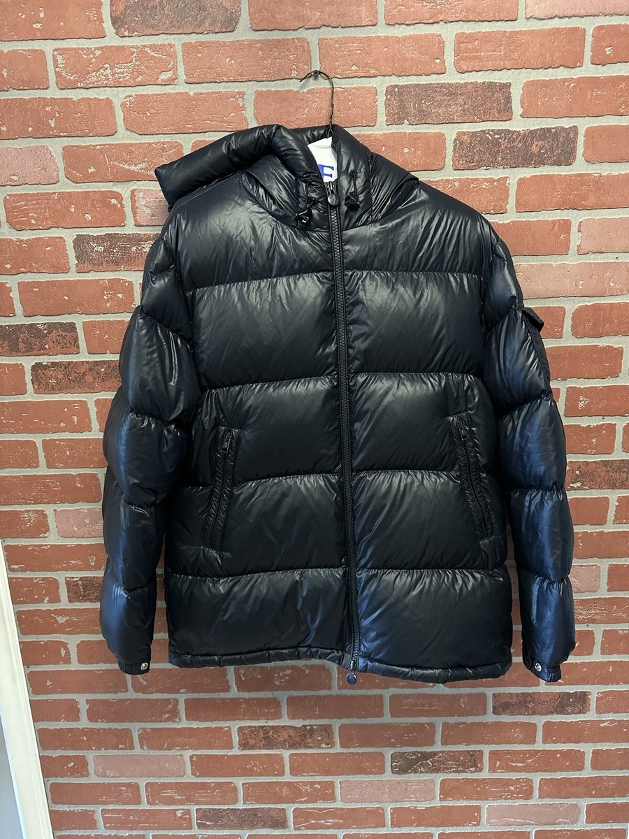 Size 6 Men's Moncler Maya Short Down Jacket Navy Blue