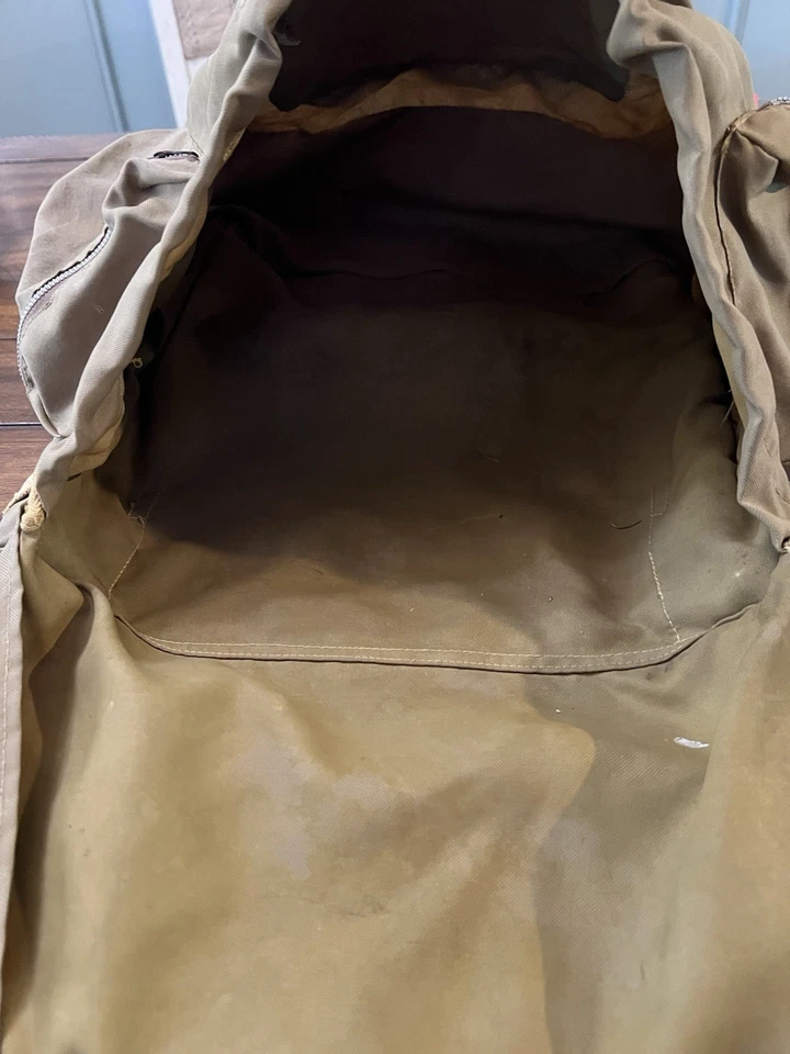 Mochila Vintage Años 70 Marco Externo, 8 Bolsillos 14x32” Verde Oliva *Envío Rápido Foto 3 de 4