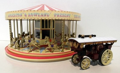 Llledo 'OO' scale AR1002 Burrell Showmans Steam wagon + Carousel Rowlands