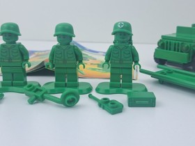 LEGO Disney Pixar Toy Story-7595- Army Men on Patrol- 100% COMPLETE w/instr.