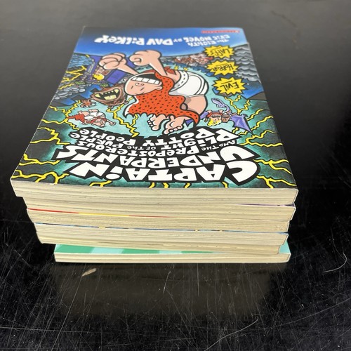 6 Paperback Captain Underpants Book Lot Dav Pilkey Scholastic Books - Picture 18 of 18