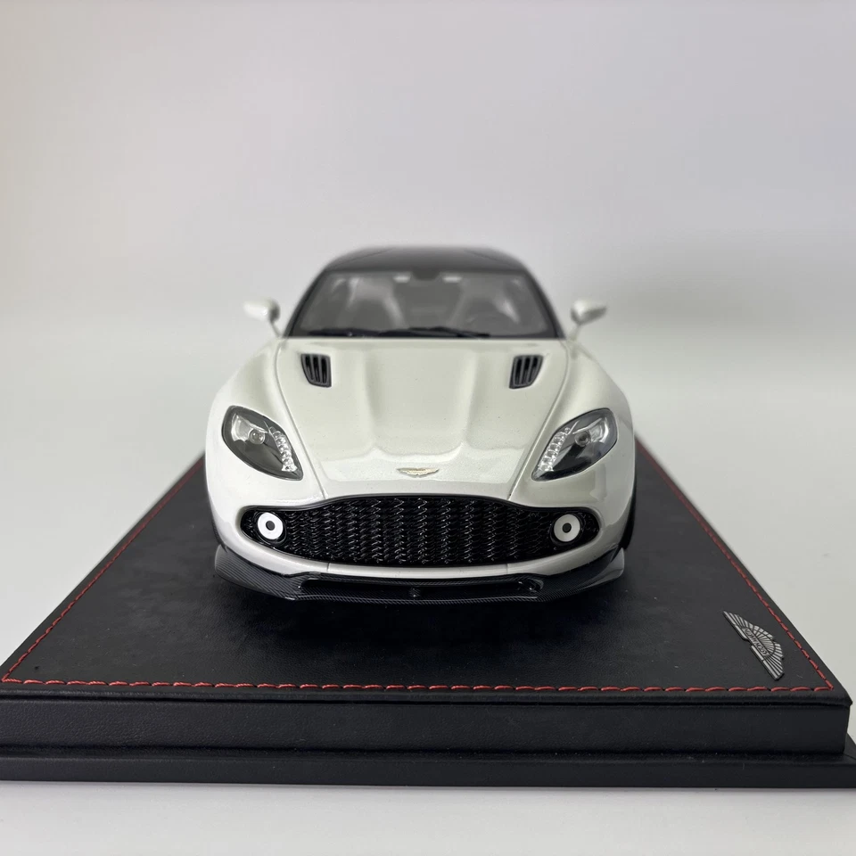 Customized 1:18 Aston Martin Shooting Brake Escaping White Resin Super Car Model - Image 3 of 4