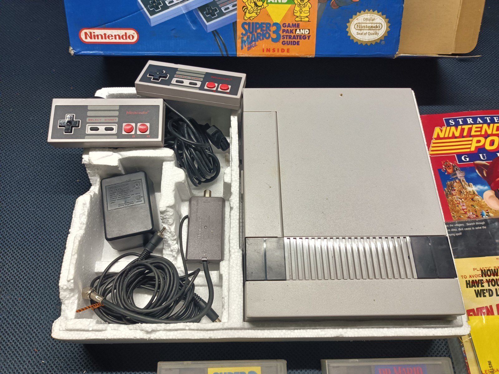 Wal*Mart Challenge Set complete in box nintendo nes system w/ mario 3 guide MINT