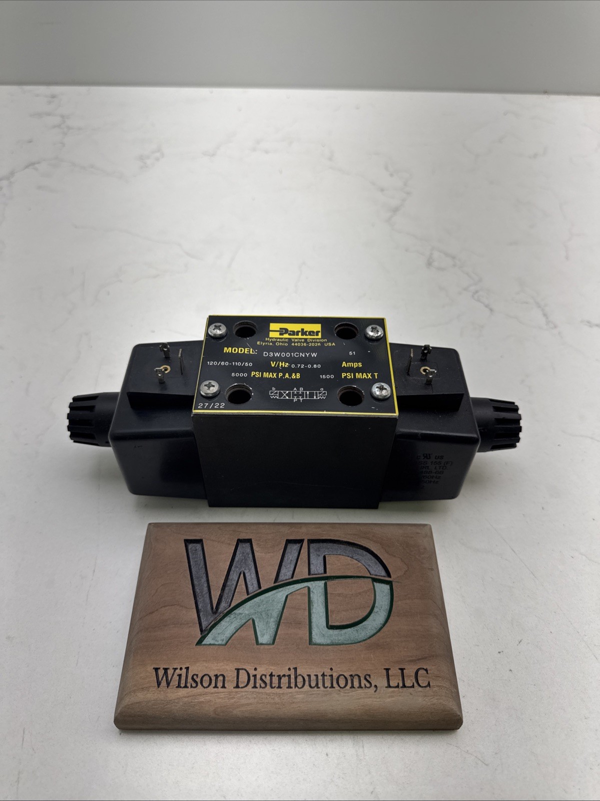 Parker D3W001CNYW42 Solenoid Valve 5000PSI 120V New Old Stock OEM US Stock