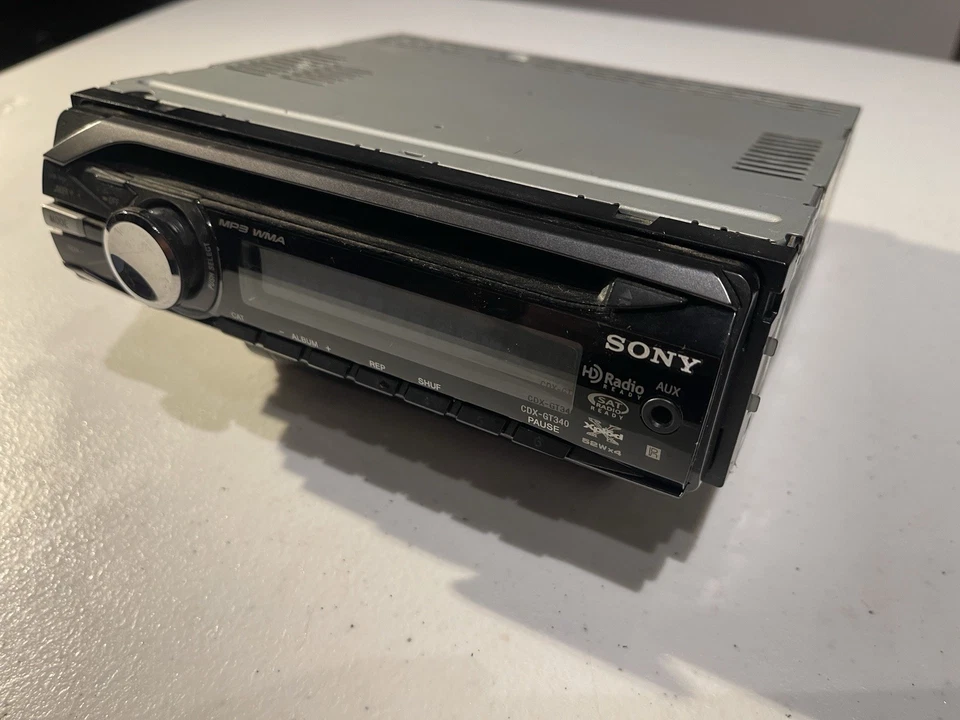 Sony CDX GT63UIW AM/FM Compact Disc Player - Image 2 of 4
