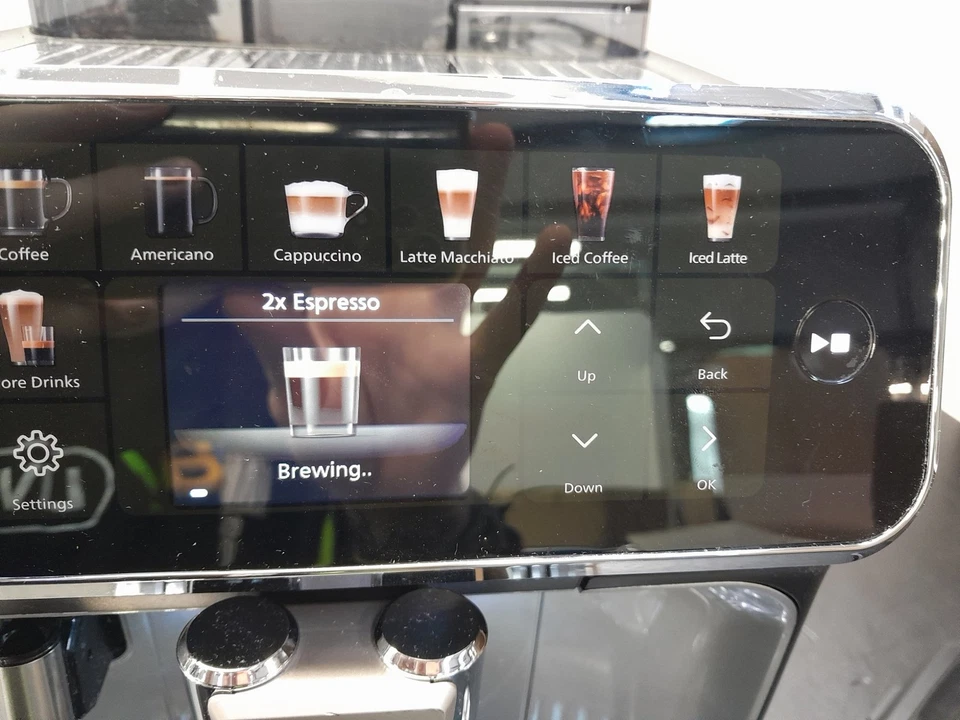 Philips 5500 Series EP5546/70 Bean to Cup Coffee Machine (Missing Items/Used), photo 3 of 5