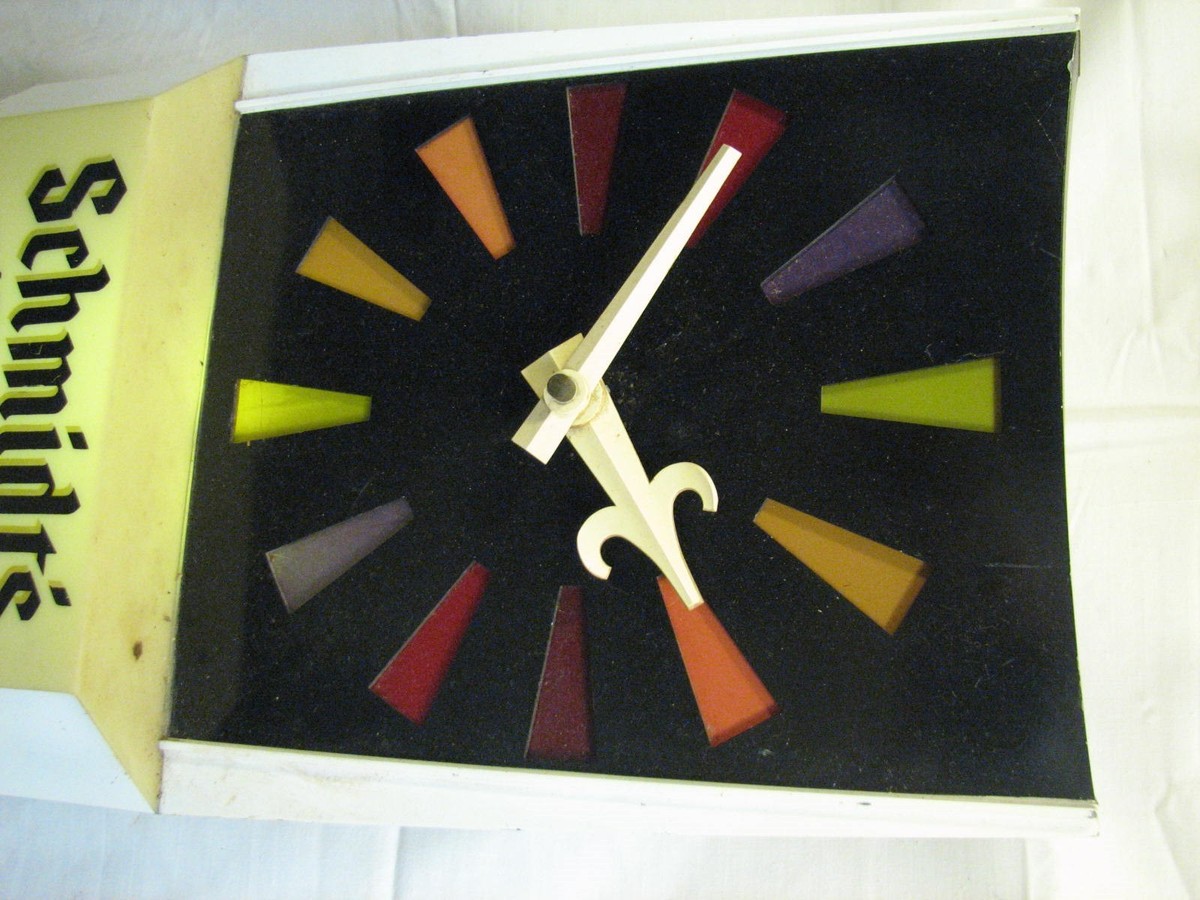 Vintage Illuminated Philadelphia Schmidt's Beer-Ale Clock