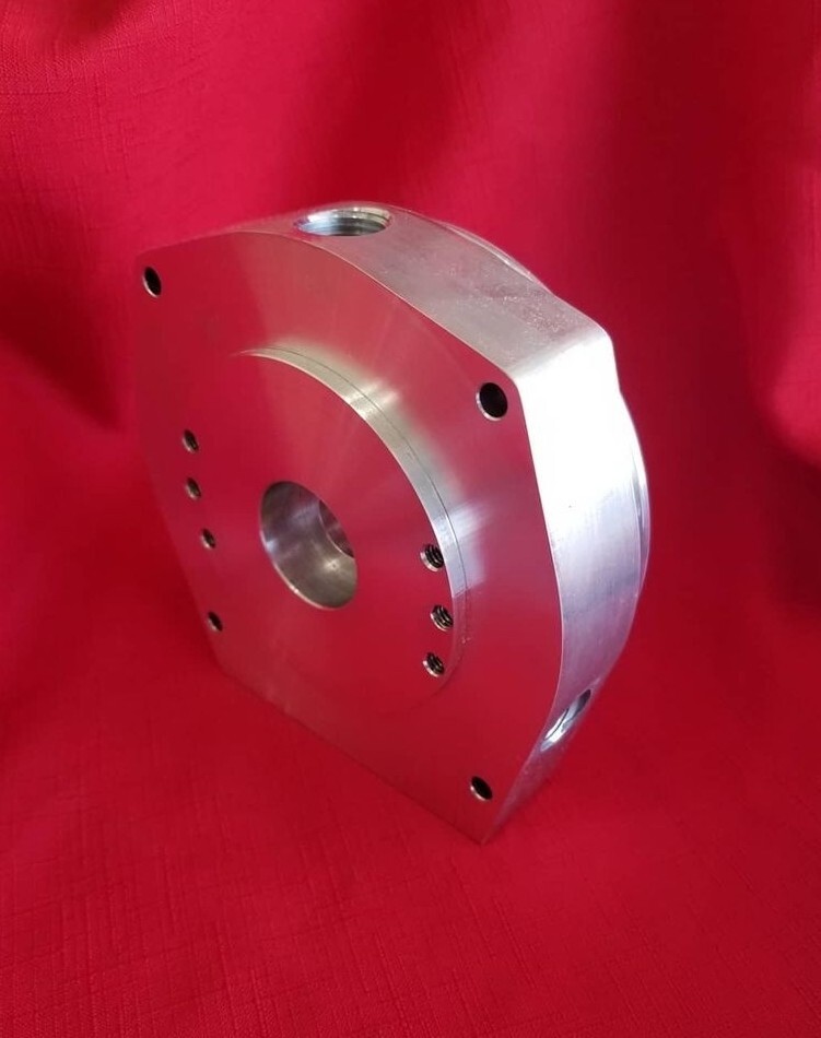 LOWRIDER HYDRAULICS MOJO Block 1/2'' Center Pressure 3/8'' Side Returns