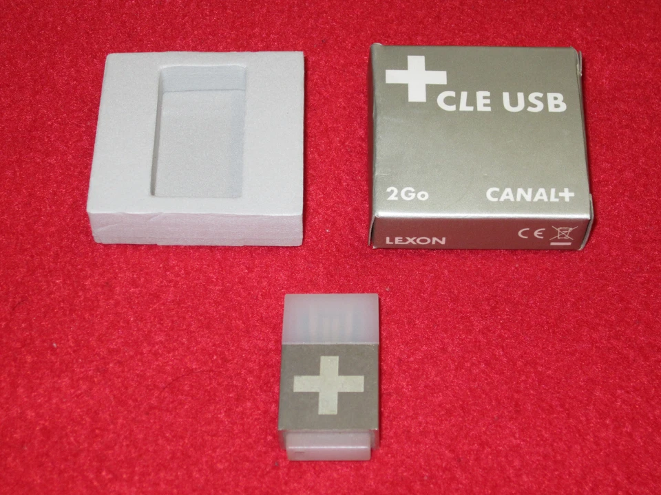 Clé USB 2 go LEXON CANAL+ et bandana M6 - Photo 2/4