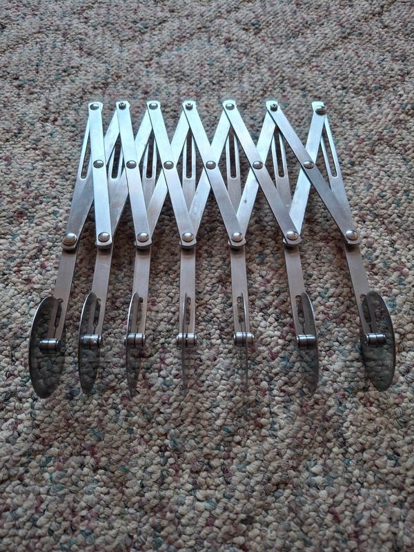 Adjustable Pastry Cutter Stainless Steel Dough Divider 7 Roller Cutter "New"