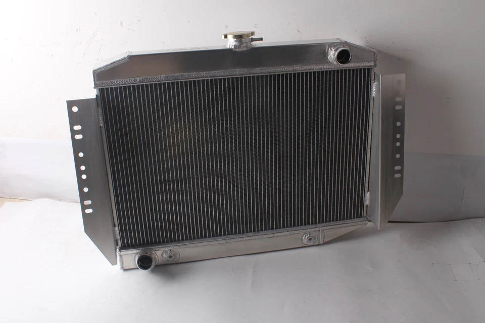 3 Row Radiator For 72-88 Jeep Cherokee / Grand Wagoneer J10 J20 5.9L 6.6L V8 - Imagem 4 de 4