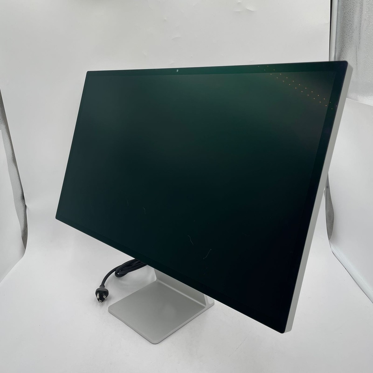 Apple Studio Display - Nano-Texture Glass - Tilt-Adjustable Stand