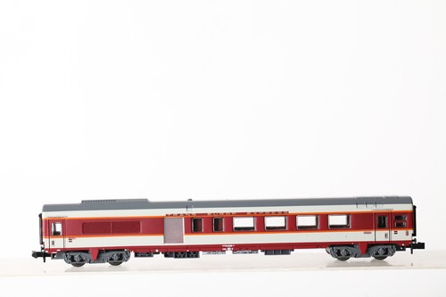 Minitrix Spur N aus 1032 SNCF Confort Express TEE Ergänzungswagen rot (349843) | Zustand: Gebraucht