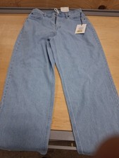 KBB by Kahlana Women's Mid-Rise Barrel Leg Jeans in a light wash Size 4 NWT