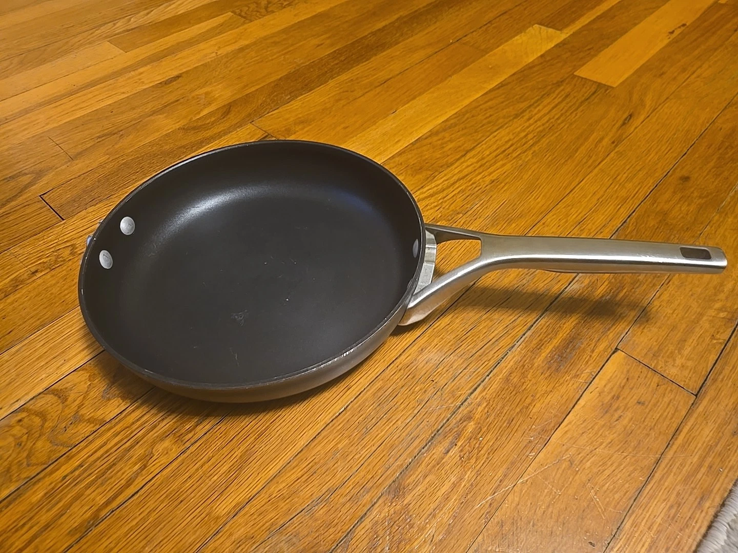 Calphalon Premier 1390 10” 25.4cm Fry Pan. Dishwasher Safe.
Opens in a new window or tab