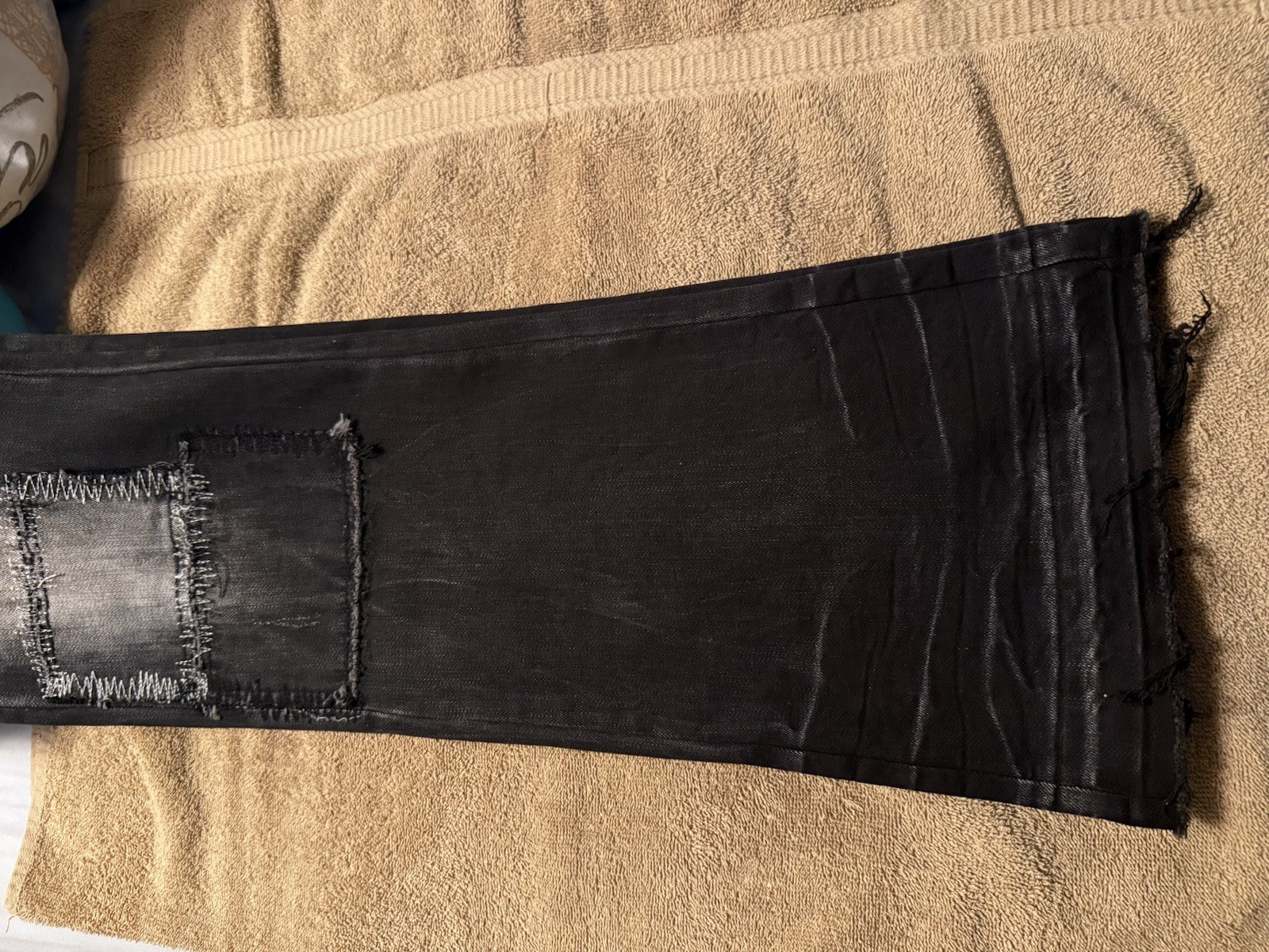 VALABASAS Patchwork Distressed Stretch Black Deni… - image 4