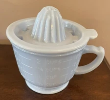 Repro Vintage Delphite DEPRESSION STYLE JUICER & 2 CUP MEASURING CUP Mixing Bowl