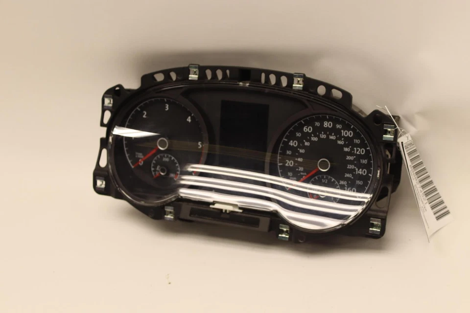 2015-2016 VW VOLKSWAGEN GOLF TDI HATCH BASE CLUSTER GAUGE SPEEDOMETER OEM - Image 3 of 4