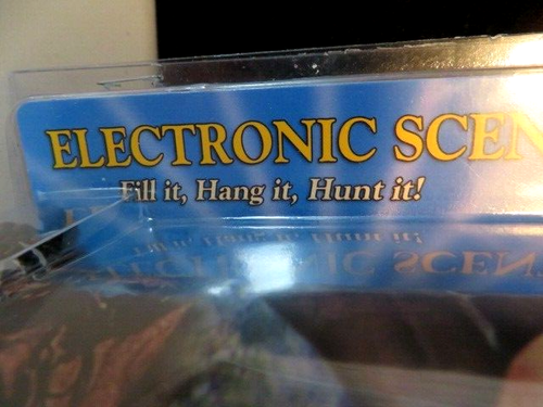 Code Blue Drop Time Electronic Scent Dispenser-"One Deer to One Bottle" - Picture 4 of 7