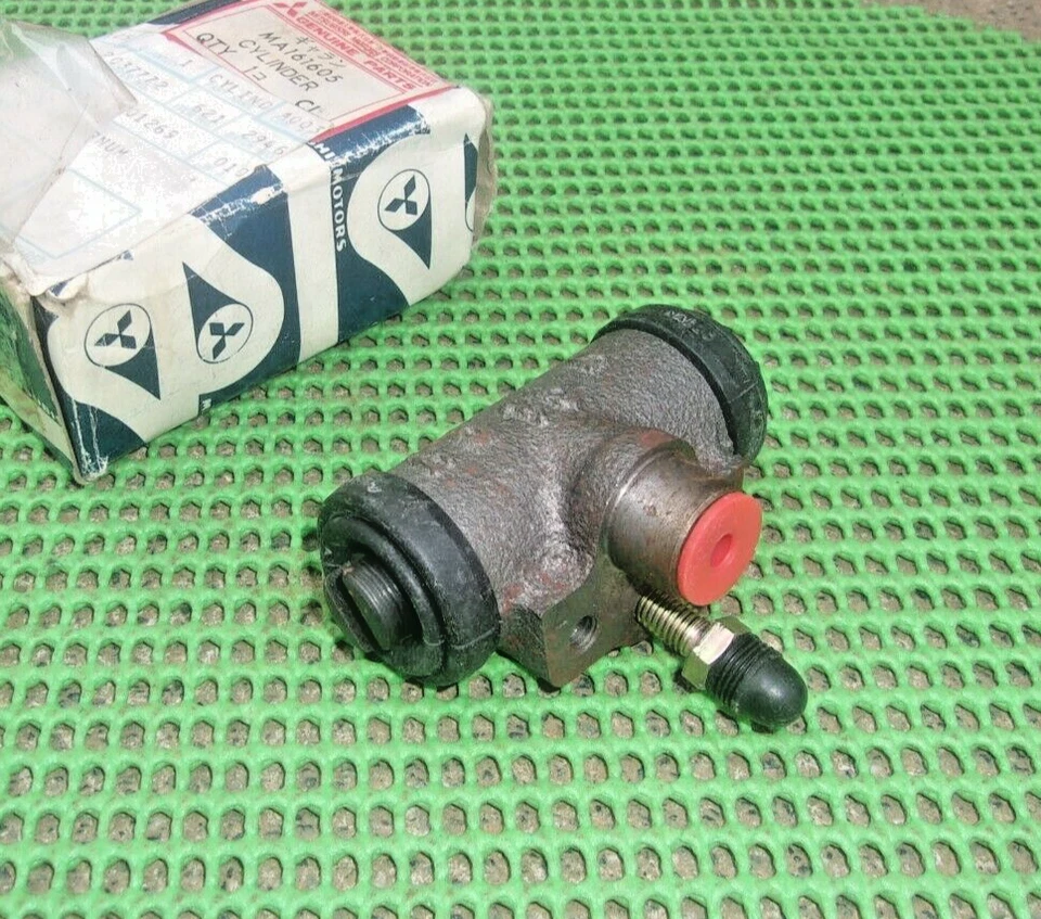 1971 1972 1973 Dodge Colt NOS Mitsubishi MoPar REAR WHEEL CYLINDER - Image 3 of 3