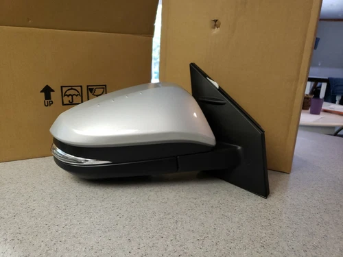 NEW SILVER 13-15 Rav4 Passager Right Mirror Power Heated Signal Light