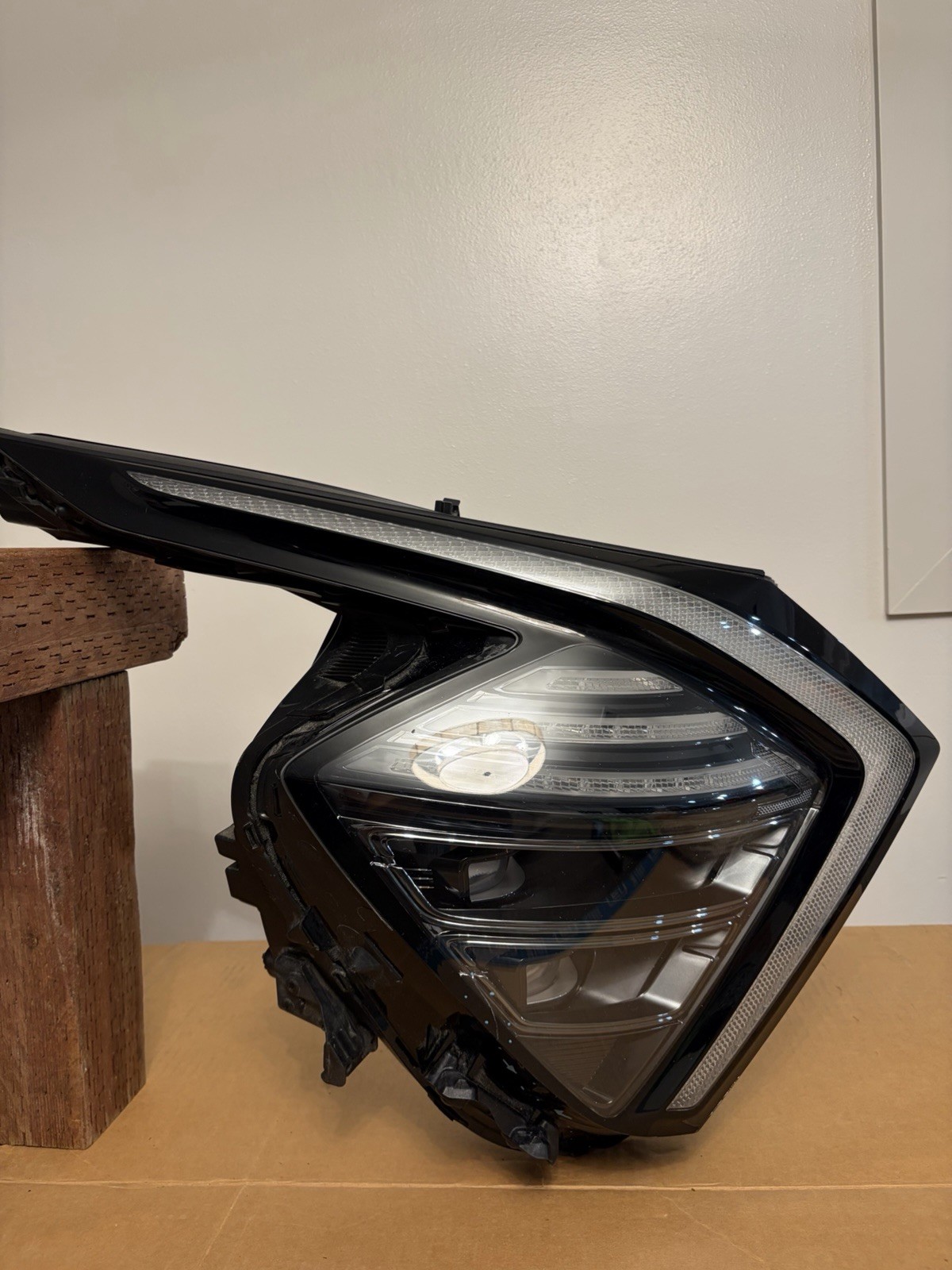 2023 24 25 Kia Sportage Right Projector LED Headlight Used OEM 92102-DW100 USA 