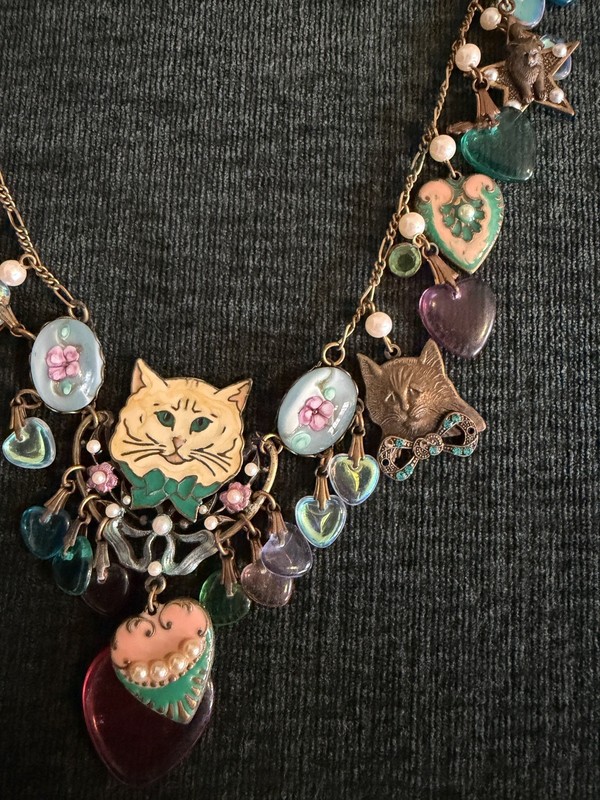Glass Works Studio GWS Signed Glass Hearts CAT Charm Necklace~30" Long FAB vtg 