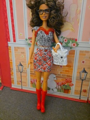 Mattel Barbie Doll With Brunette Hair 
