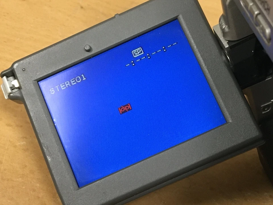 Canon MV20 Camcorder with Charger – Faulty – Eject Tape Issue - Image 2 of 4