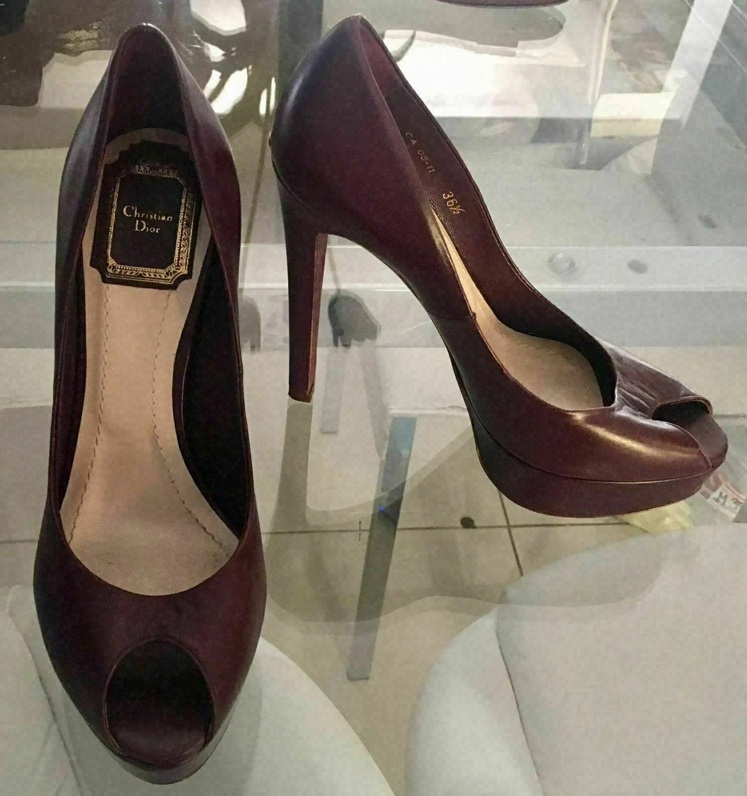 Escarpins en cuir Christian Dior pour chaussures taille 36,5 marron
