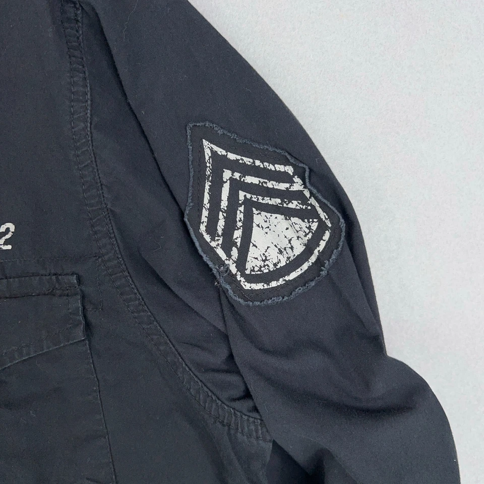 Camisa MMA Elite Para Hombres Grande Negra Gráfica Abotonada Militar Edgy Y2K Cyber Goth Foto 4 de 4