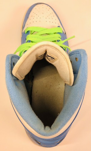 Size 12 - Jordan 1 Mid UNC Blue Nike Retro Model 554724-106 - See Photos - Picture 14 of 19