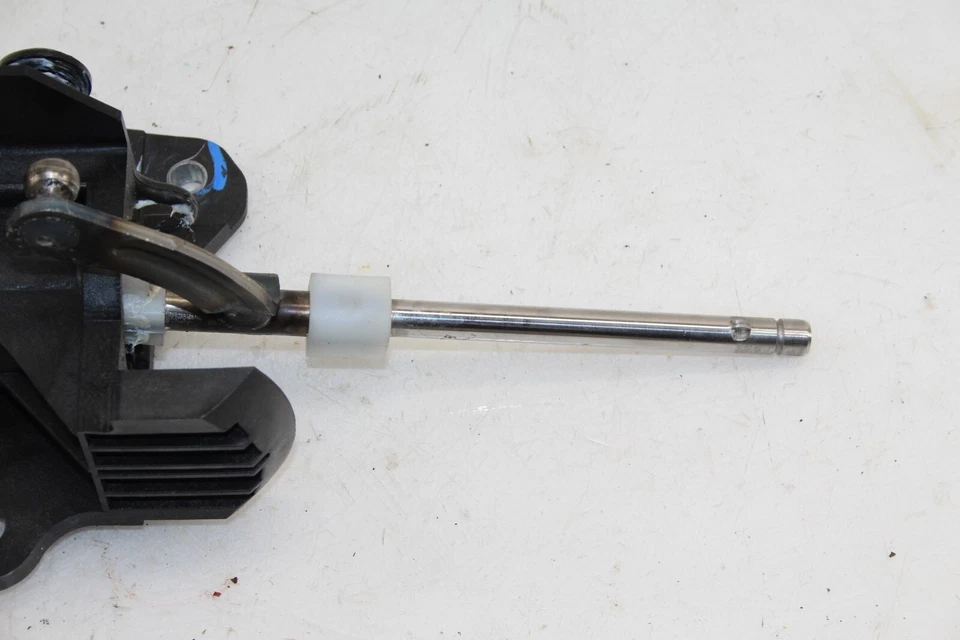 2014 Fiat 500 Manual Shifter Lever 05106206AC OEM EN48 - Image 2 of 4